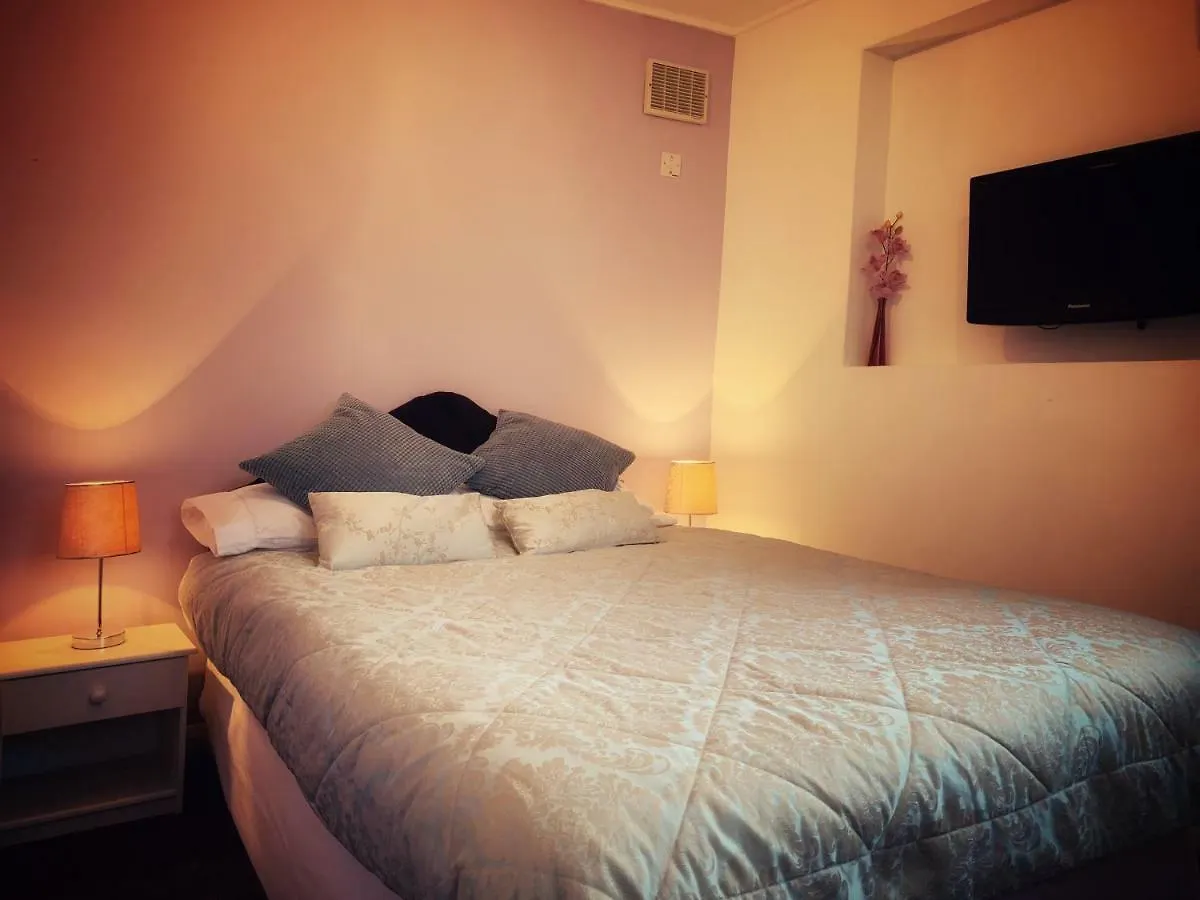 Paul'S Place Near Heathrow ロンドン アパート